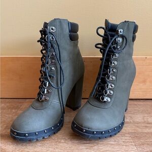 Stylish Olive Lace-Up Women's Boots